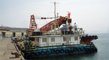 155-tonne Floating Revolving Crane