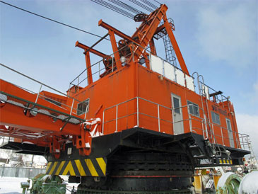 155-tonne Floating Revolving Crane