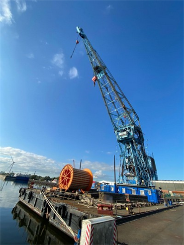150-tonne Self-Propelled Revovling Crane Barge