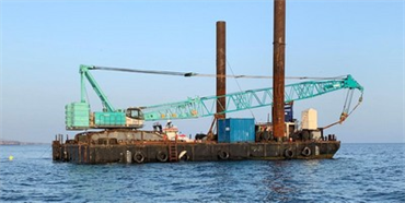 28 m x 16.2 m x 3 m Heavy Spud Barge