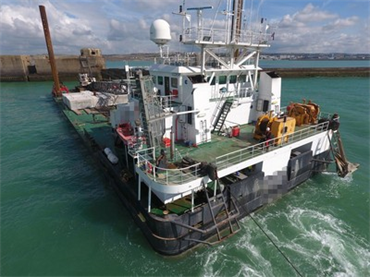 Self-Propelled Multipurpose Deck Barge with Dynamic Positioning